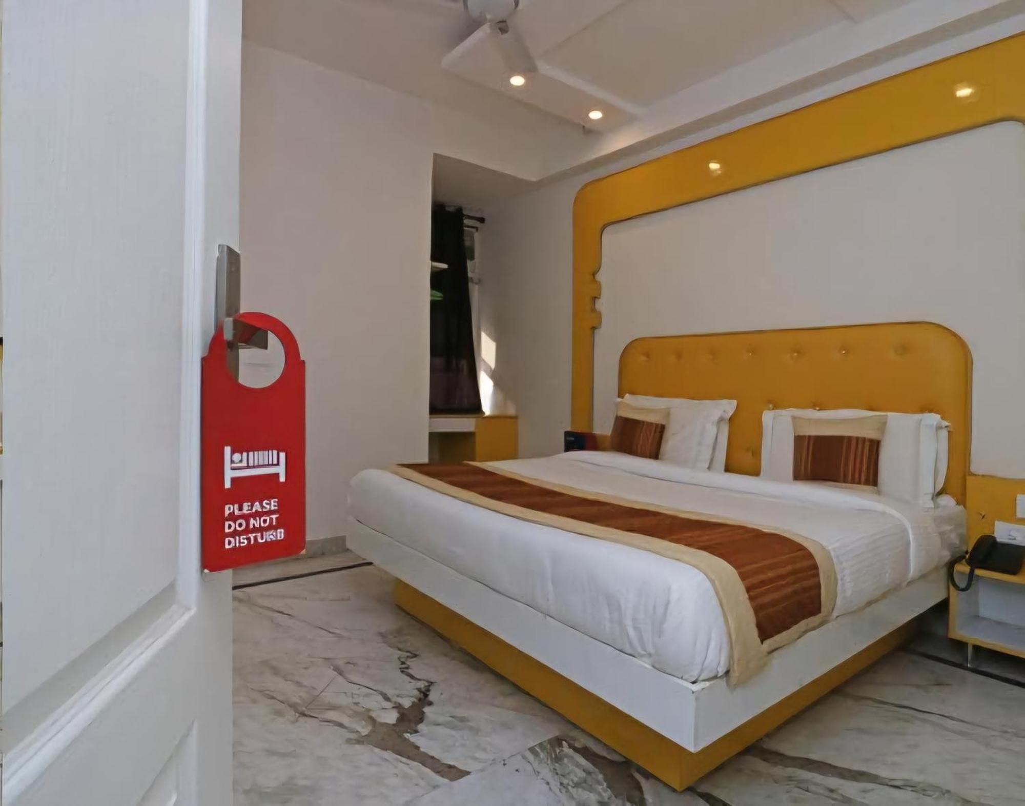 Hotel Leo Continental New Delhi Ngoại thất bức ảnh
