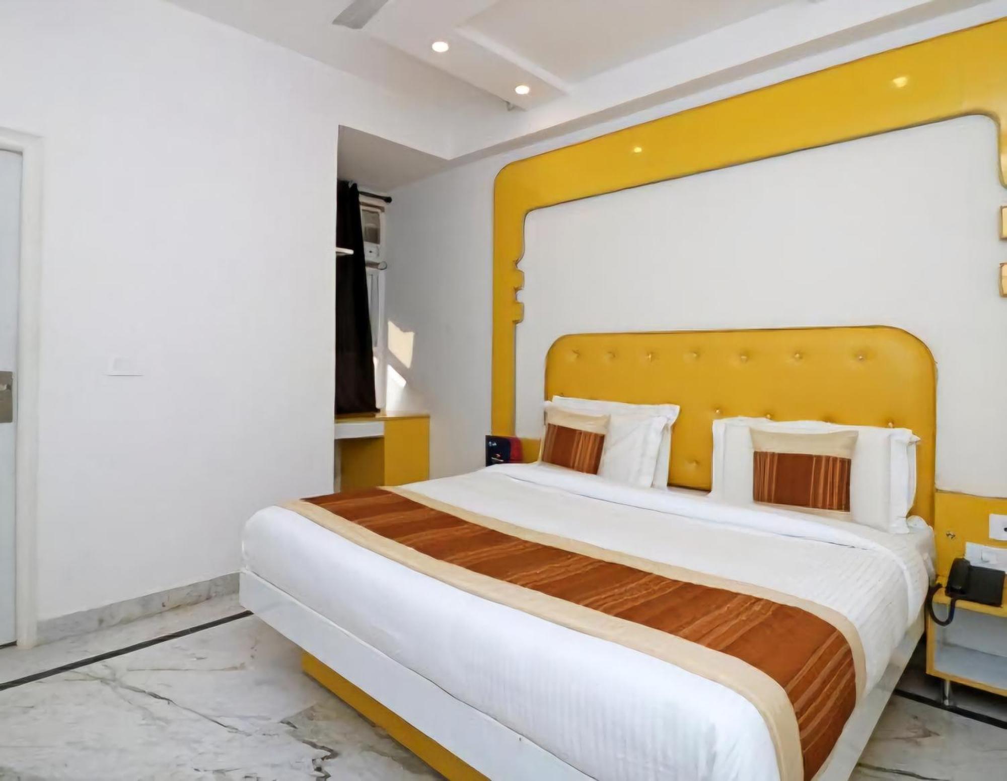 Hotel Leo Continental New Delhi Ngoại thất bức ảnh