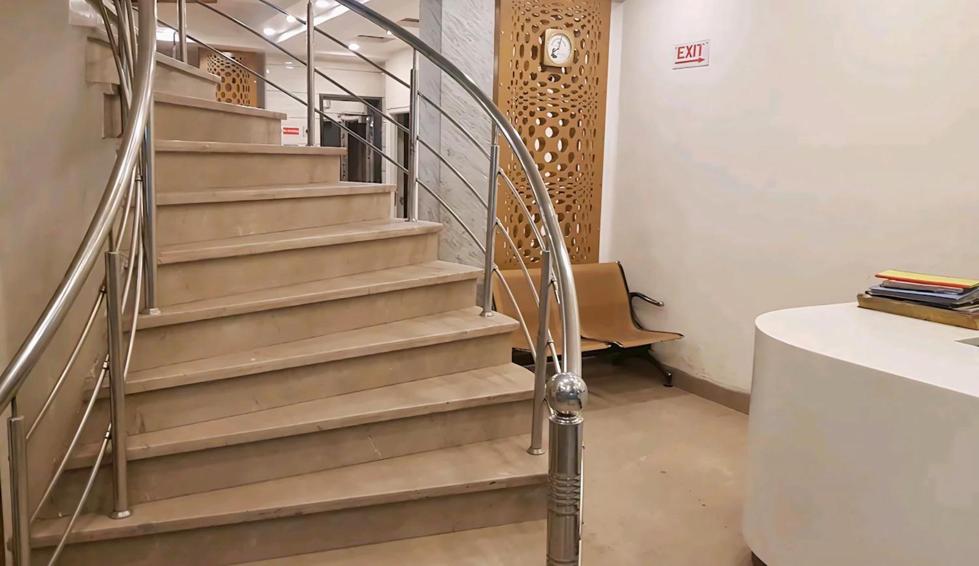 Hotel Leo Continental New Delhi Ngoại thất bức ảnh