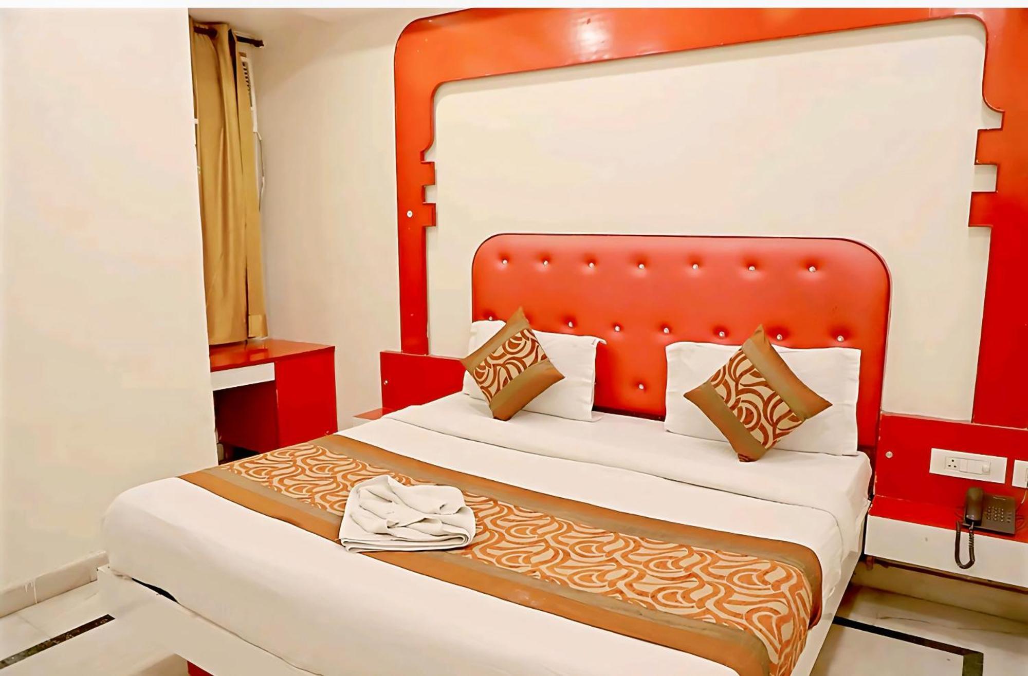 Hotel Leo Continental New Delhi Ngoại thất bức ảnh