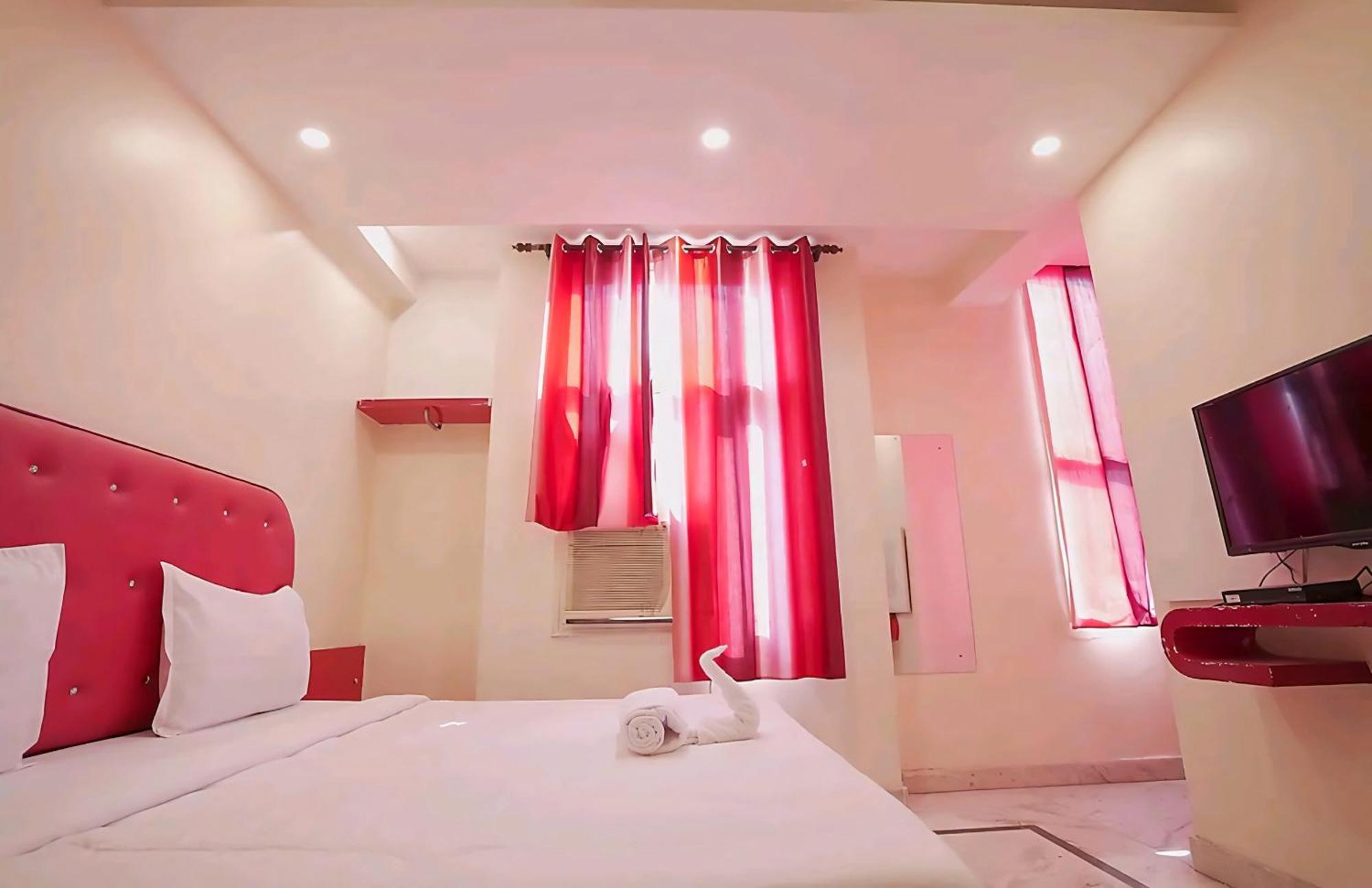 Hotel Leo Continental New Delhi Ngoại thất bức ảnh