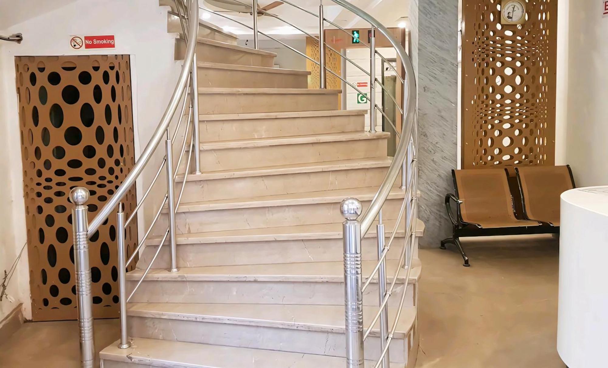 Hotel Leo Continental New Delhi Ngoại thất bức ảnh