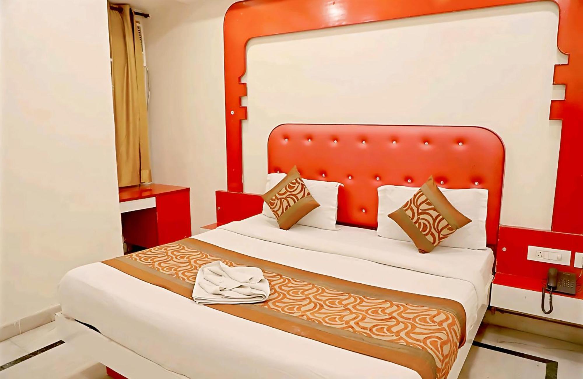Hotel Leo Continental New Delhi Ngoại thất bức ảnh